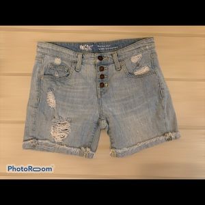 Ripped denim shorts